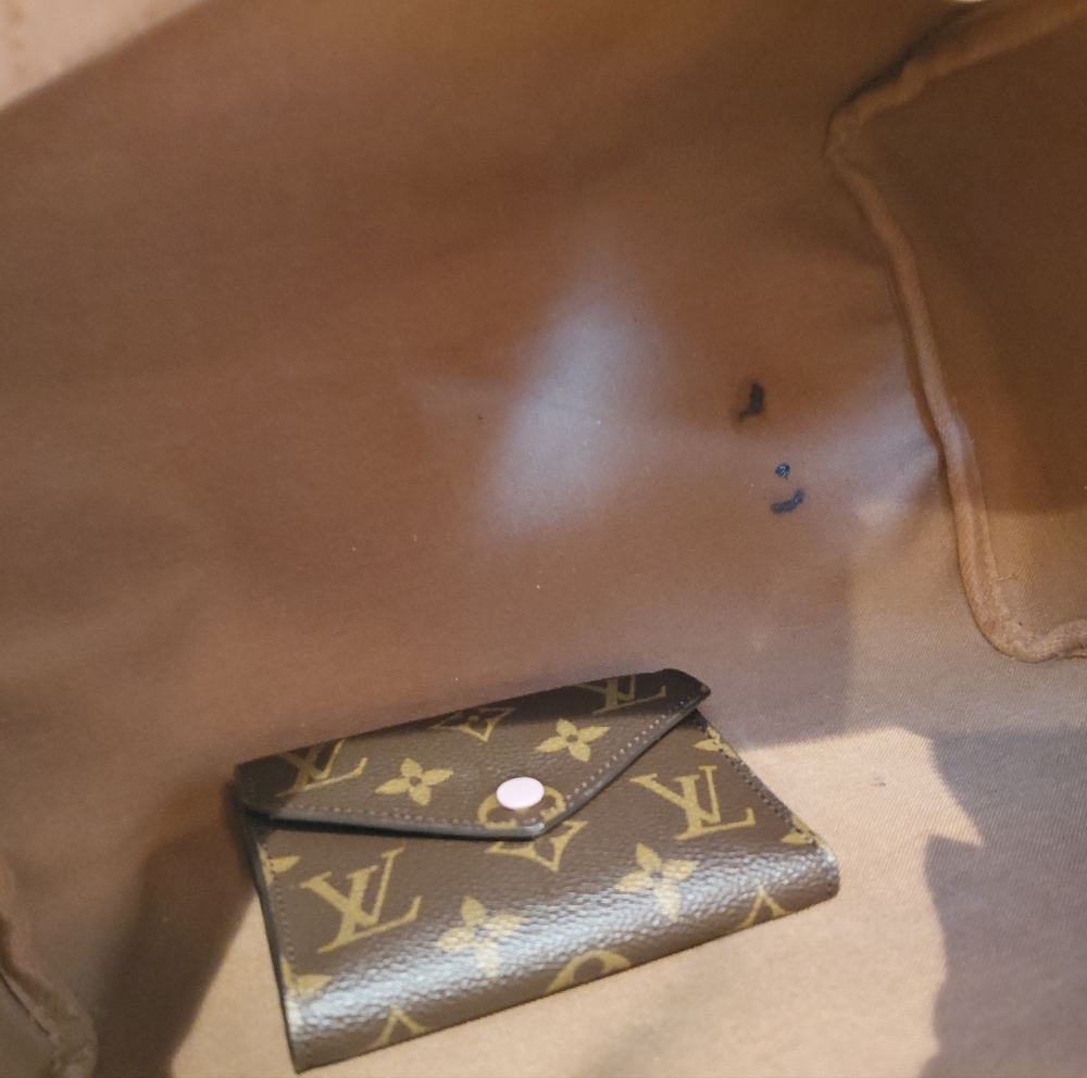 Louis Vuitton Classic Monogram Satchel - Picture 7 of 7
